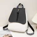 Mochila minimalista en blanco y negro con correas de letras para el trayecto diario - Patchwork Blanco y Negro