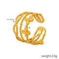 Detail van gouden gevlochten ring met een diameter van 1,4 cm en gewicht van 2,0 g - A798-Gegolfde Kraal Bloem met Vier Petalen Open Ring