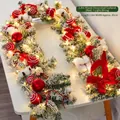 Guirlande de Noël enneigée de 1,8m avec boules rouges, coton et lumières LED chaudes - Guirlande Mixte Enneigée 1.8m Rouge avec Lumières