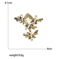 Vintage golden dragonfly brooch with pearls, size measurement 4.1cm x 4cm, weight 9.6g - Gold Bee Pearl Style (3628) / 4.1cmx4cm / Gold (3628-GD)