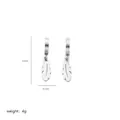 Vue détaillée des boucles d'oreilles plumes argent avec dimensions 3,3 cm par 0,7 cm - Plume / Argenté