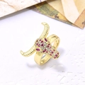 Hip-Hop Goldener Stierkopf Ring mit klaren und magentafarbenen Zirkonia Besatz - Gold mit violettem Zirkon (ZYN-DMR110G-3)