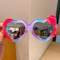 Occhiali da sole a cuore con sfumatura rosa e blu e simpatiche orecchie da gatto - Gradiente Rosso Blu Forma di Cuore con Baffi