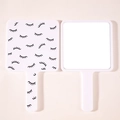 Specchio da trucco quadrato portatile in plastica bianca con motivo ciglia chiuso - Bianco