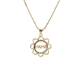 Collier MAMA doré avec pendentif cœur orné de zircons multicolores sur fond blanc - Fleur Mama-0211
