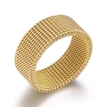 Anello minimalista a maglia intrecciata dorata da 8mm con texture per uomo e donna - US 7 / Oro