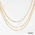 Collana a tre strati in acciaio inossidabile placcato oro PVD con catena a serpente - Triplo Strato Oro (KDD967)