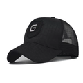 Detalle de gorra trucker negra con logotipo G metálico y tejido con textura - M (56-58cm) / Celosía Negra