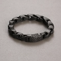 Bracciale da uomo vintage in acciaio martellato grigio scuro con chiusura quadrata - Stile Martellato Nero (KB169623-KJX)