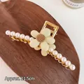 Grande pince à cheveux dorée vintage avec fleur jaune mate et perles blanches - Pince à Cheveux Fleur Unique Perle Doré