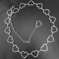 Dettaglio delle maglie a cuore cavo della catena da vita in metallo argento con estensione - Catena da Vita Cuore Grande / Argento