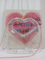 Dettaglio borsa a tracolla trasparente a cuore con strass e tracolla a catena dorata - Borsa in PVC Trasparente/Finestra a Cuore / Trasparente