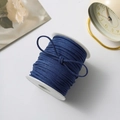 Cordón de ante azul plano en carrete blanco con lazo decorativo para manualidades DIY - 50 Yardas / Azul Real