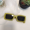 Retro avocado green rectangular sunglasses with thick frames and black lenses - Green 18