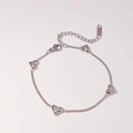 Detail von silbernem Herzanhänger-Armband mit Zirkonia und verstellbarem Karabinerverschluss - Silber