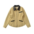 Dettaglio del colletto giallo con revers in pelle PU nera ed etichetta del marchio taglia S - S / Cachi