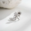 Clou d'oreille cartilage en argent avec nœud, branche et oxydes de zirconium - Style Nœud Papillon Talon Haut (A1034)