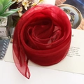 Rotes Chiffon-Quadrat-Halstuch in Rosenform gefaltet für Tanz und Aufführungen - 10# (Rot) / 60x60cm