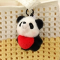Lindo peluche de panda con corazón rojo y clip negro en bolso de ganchillo - Llavero de Corazón de 10cm