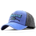 Détail de la broderie 3D New York 1985 sur une casquette de baseball vintage en coton - Réglable / Bleu Ciel