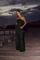 Détail d'une combinaison bustier noire à jambes larges avec dos smocké sur un pont côtier - S / Combinaisons / Noir