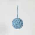 Morbida pallina di Natale lavorata a maglia blu chiaro da 5 cm con cordino - Blu Cielo