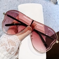 Fashionable oversized aviator sunglasses with gradient pink lenses and gold frame - Grey Pink