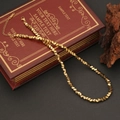 Collana con perle metalliche geometriche irregolari e chiusura a moschettone regolabile oro - Stile Perla Poliedrica (1#)
