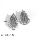 Silver twisted geometry earrings with white pearl, 18k plated steel jewelry (30x19mm) - Silver Pearl Style (TE6937-PL-S)