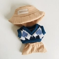 Beigefarbener Fischerhut mit Argyle-Strickweste und Shorts für 17 cm Plüschpuppen-Set - Passend für 17cm Puppe / Braune Mütze + Blauer Herzpullover + Braune Hose / Blau-Kaffee