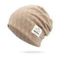 Bonnet en tricot kaki avec motif à losanges et étiquette textile élégante - Kaki