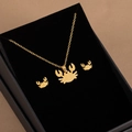 Conjunto de joyas de acero inoxidable dorado con collar de cangrejo y pendientes a juego - X481