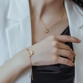 Set collana a cuore placcata oro 18K e bracciale regolabile in madreperla da donna - Bracciale a cuore in conchiglia-Oro