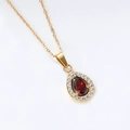Dettaglio del pendente a goccia in zircone rosso con catena in acciaio placcato oro 18K - Collana a Goccia d'Acqua N0006 Rossa / Oro/Pietra Rossa (Goccia d'Acqua)