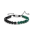 Vue détaillée des perles facettées et des ferrures en argent gravées sur un bracelet tressé - Jade Vert + Agate Noire