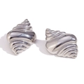 Pendientes de caracola plateados en acero inoxidable liso con una textura metálica - Pendientes de Botón de Concha Vintage / Color Acero