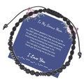 Détail du bracelet code Morse sur carte Bonus Mom avec pierres volcaniques noires et cordon - À ma maman de cœur