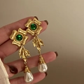 Boucles d'oreilles vintage dorées avec gemmes vertes et perles blanches en goutte - 43# Boucles d'oreilles pendantes perle fleur vert doré (aiguille en argent)