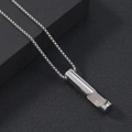 Collar de acero inoxidable plateado con colgante abrebotellas cilíndrico geométrico - Redondo / Color Acero
