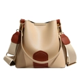 Borsa a secchiello beige e caramello con trama litchi e tracolla in tessuto - Cachi