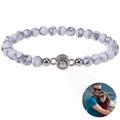 Détail du bracelet en pierre turquoise blanche 6mm avec pendentif projection photo argent - Bracelet Howlite Blanche