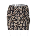 Détail du motif floral sur une mini-jupe noire ajustée à taille haute élégante - S / Noir