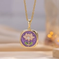 Elegante collar de oro con colgante de flor de esmalte morado e incrustación de perlas - Púrpura (A16)