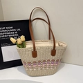 Große Strohtasche mit bunten Streifen und braunen Ledergriffen für den Sommerstrand - Creme mit Rosa