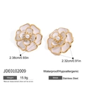 Detail view of 18K gold stainless steel white flower earrings with dimensions and weight - White Petal Pearl Accent Style (JDE0102009)