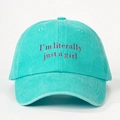 Berretto in cotone color teclear con ricamo rosso I'm literally just a girl - Taglia unica / Blu lago