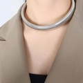 Collana a tubo spessa in argento per donna, gioiello metallico alla moda con finitura lucida - Collana / 1,6 cm di Larghezza / Color Acciaio