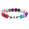 Buntes Achat-Perlenarmband mit MOM-Buchstaben, ideal als Muttertagsgeschenk für Damen - MOM