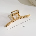 Minimalist 7cm golden metal shark hair claw clip for women with geometric heart design - Geometric Line