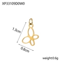 Dettaglio del ciondolo a farfalla dorata traforata con misure 1,3 cm x 0,8 cm - Piccola Farfalla Oro